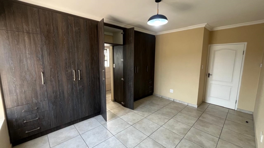 To Let 4 Bedroom Property for Rent in Fountains Estate Eastern Cape